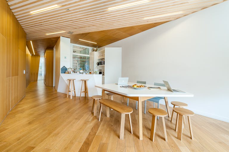 Champs-Elysées Showroom - Image 2