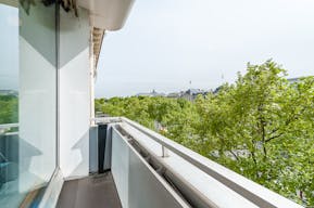 Champs-Elysées Showroom - Image 5