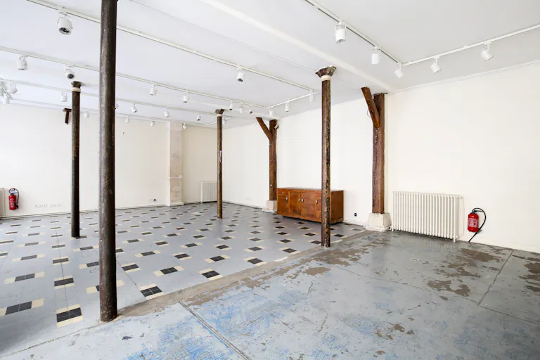 Showroom in Paris 10th - Image 2