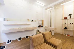 Classic Pop-Up Shop in Le Marais - Image 3