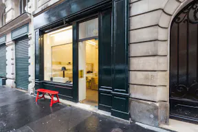 Classic Pop-Up Shop in Le Marais - Image 5