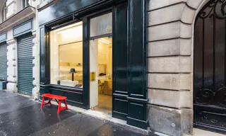 Classic Pop-Up Shop in Le Marais - Image 5