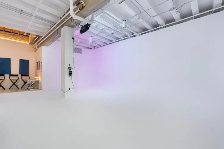 PRE-LIT (RGB) WHITE CYC STUDIO | PRIVATE HAIR, MAKEUP AND VANITY SPACE - Image 3