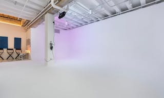 PRE-LIT (RGB) WHITE CYC STUDIO | PRIVATE HAIR, MAKEUP AND VANITY SPACE - Image 3
