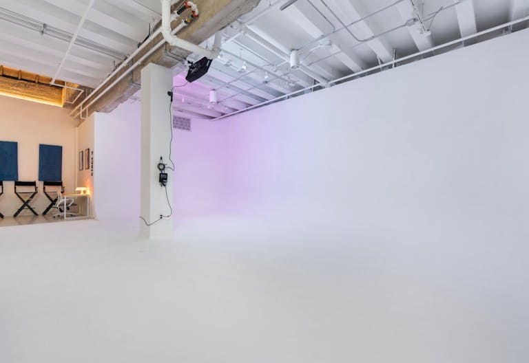 PRE-LIT (RGB) WHITE CYC STUDIO | PRIVATE HAIR, MAKEUP AND VANITY SPACE - Image 3