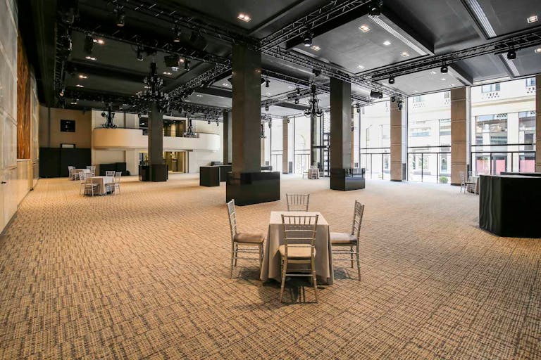 Stunning Place Vendôme Showroom - Image 1