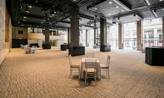 Stunning Place Vendôme Showroom - Image 1