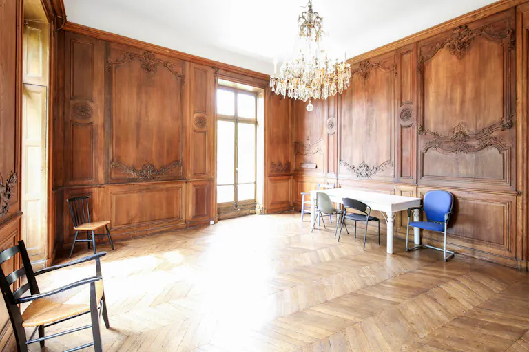 Showroom near Arc de Triomphe - Image 3