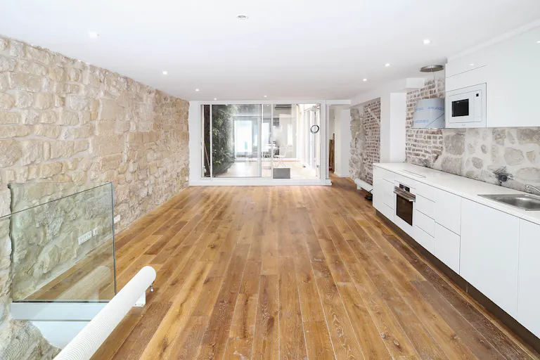 Modern Showroom in Le Marais - Image 0