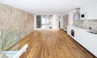 Modern Showroom in Le Marais - Image 0