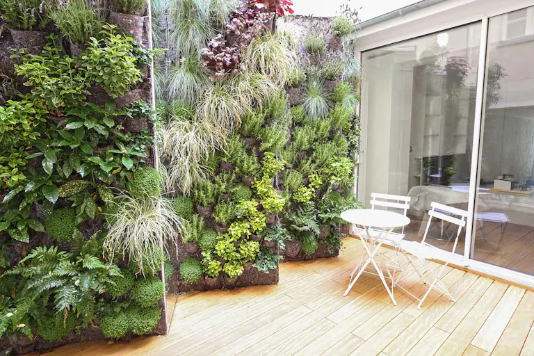 Modern Showroom in Le Marais - Image 2
