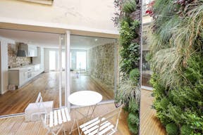 Modern Showroom in Le Marais - Image 3