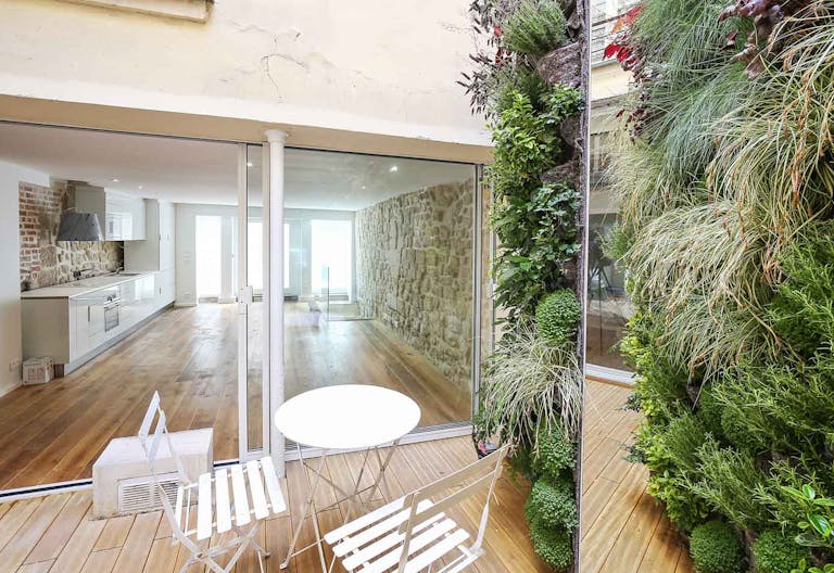 Modern Showroom in Le Marais - Image 3