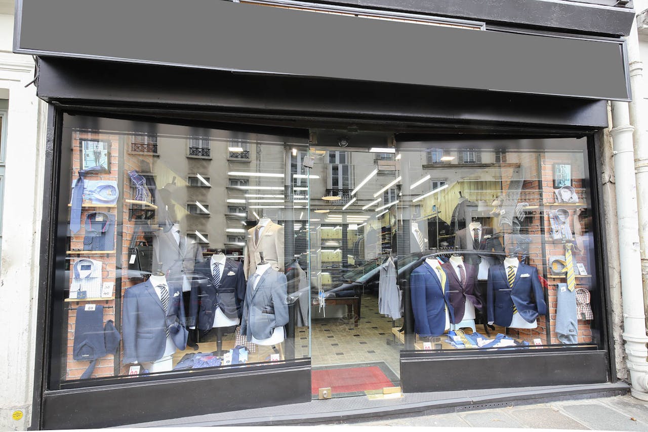 Classic Boutique in Le Marais - Image 2
