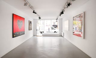 Gallery Space in Montmartre - Image 1