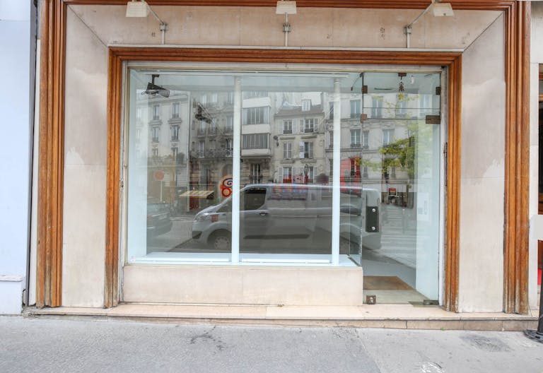 Gallery Space in Montmartre - Image 2