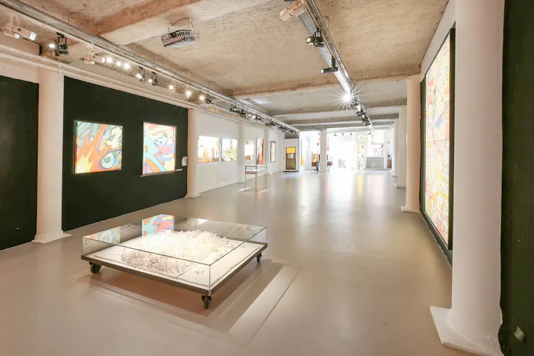 Amazing Montmartre Gallery Space - Image 2
