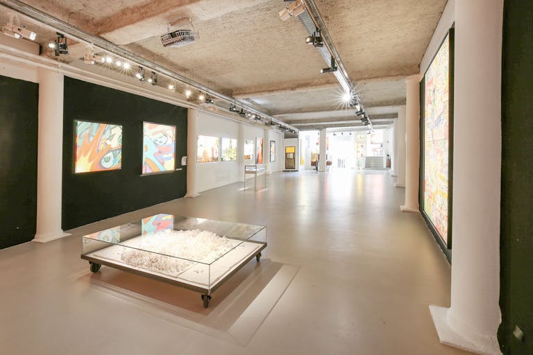 Amazing Montmartre Gallery Space - Image 2