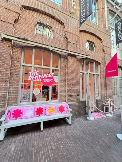Cozy Shop in the Famous Hallen - Image 0