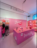 Cozy Shop in the Famous Hallen - Image 4