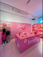 Cozy Shop in the Famous Hallen - Image 4