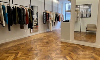 Beautiful Pop Up Boutique on Rue Papillon - Image 7