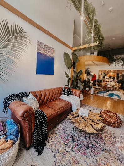 Plant-filled Community Space in the Marina District - Image 2