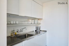 7500 sqft Bright West Soho Studios - Image 25