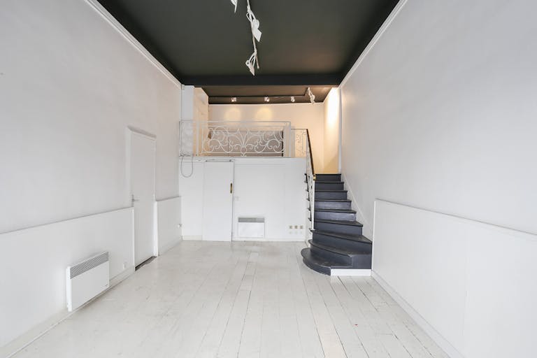 Charming Madeleine Retail Space - Image 0