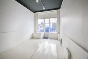 Charming Madeleine Retail Space - Image 2