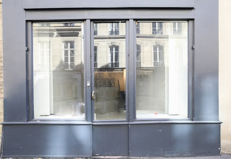 Charming Madeleine Retail Space - Image 4