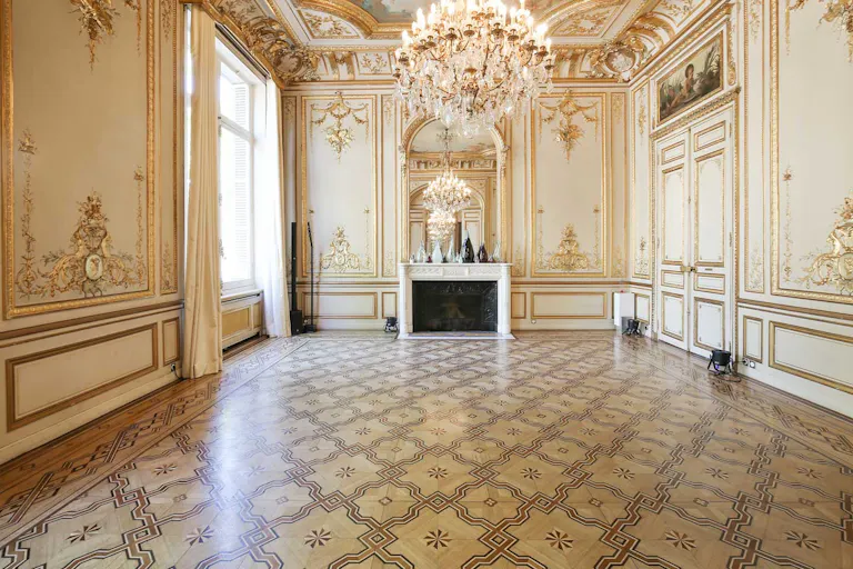 Historic Venue in Chaillot - Image 0