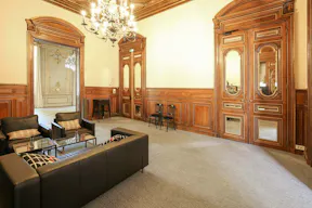 Historic Venue in Chaillot - Image 4