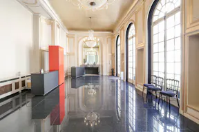 Historic Venue in Chaillot - Image 6