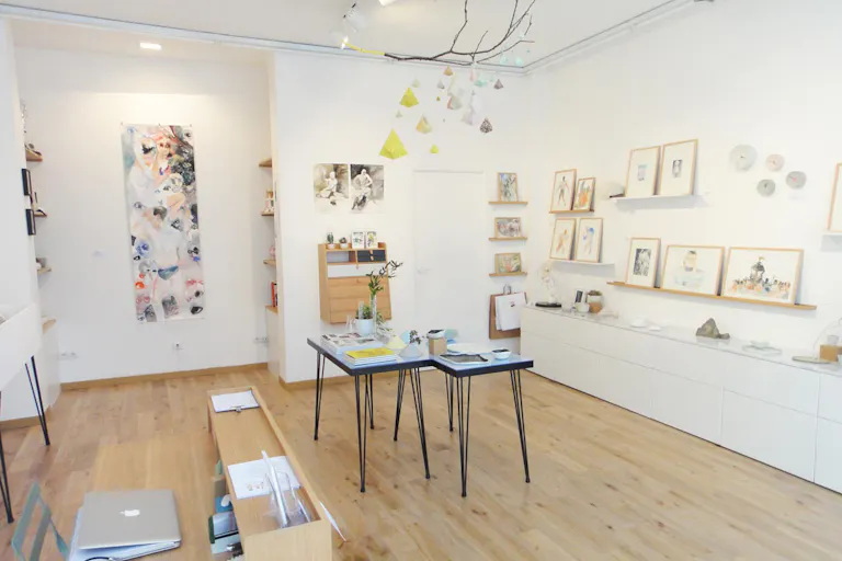 Gallery Space in Le Marais - Image 2