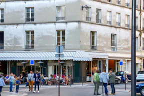 Temporary Showroom in Le Marais - Image 10