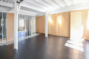 Folie-Méricourt Showroom - Image 2