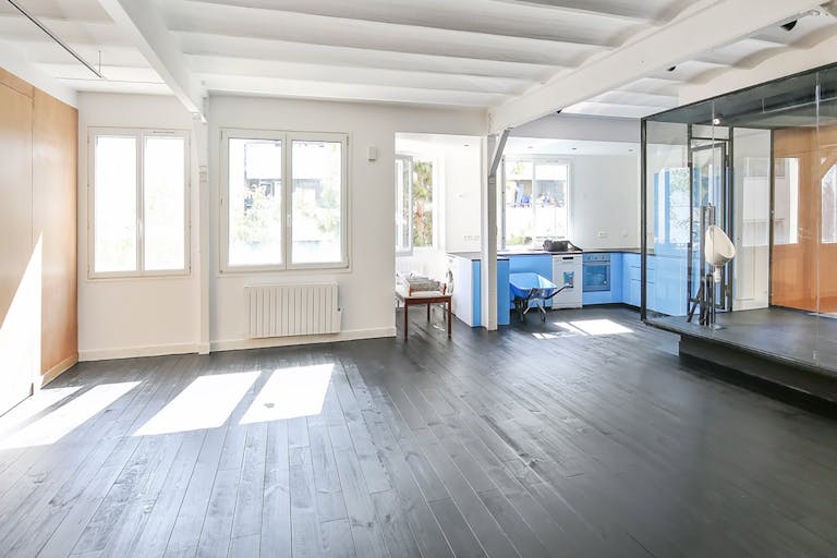 Folie-Méricourt Showroom - Image 3