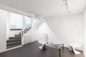 Gallery Space in Le Marais - Image 4