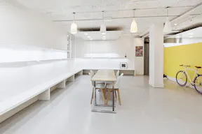 Fashion Showroom in Paris 2nd - Image 2