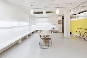 Fashion Showroom in Paris 2nd - Image 2