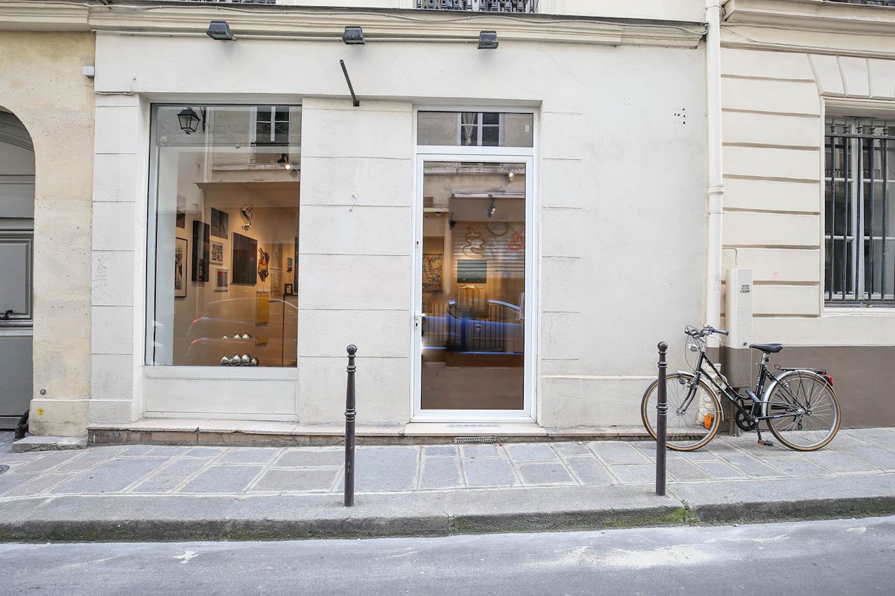 Art Gallery Space in Le Marais - Image 2