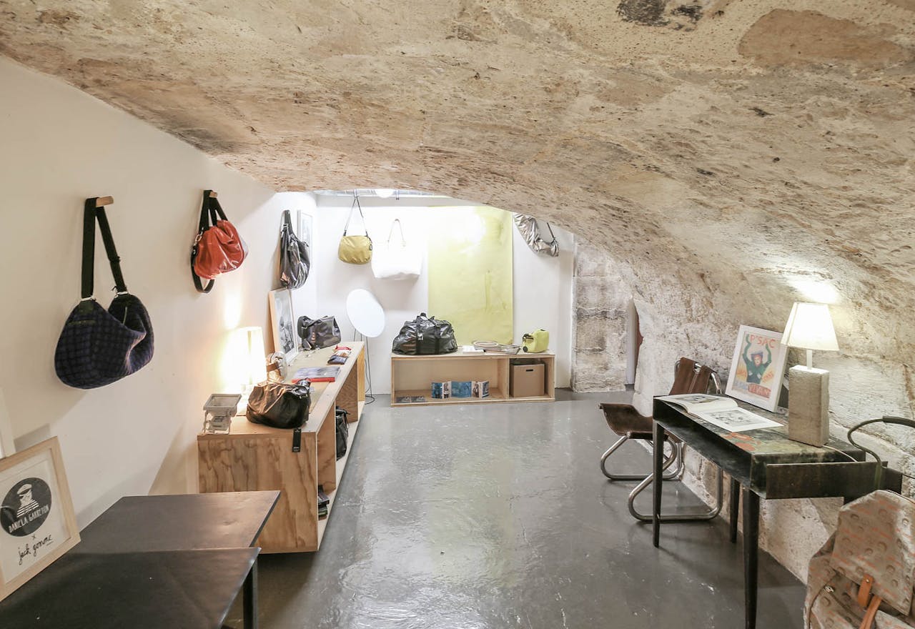 Creative Le Marais Retail Space - Image 1