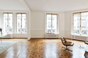 Beautiful Showroom in Paris 8th - Image 2