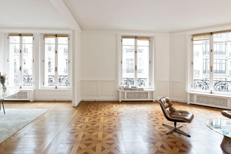 Beautiful Showroom in Paris 8th - Image 2