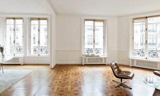 Beautiful Showroom in Paris 8th - Image 2