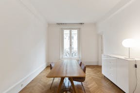 Beautiful Showroom in Paris 8th - Image 3