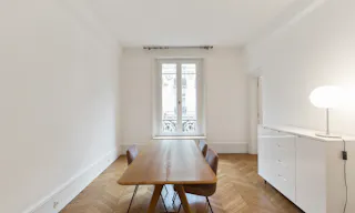 Beautiful Showroom in Paris 8th - Image 3