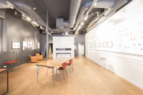 Modern Retail Space in Paris 10th - Image 1