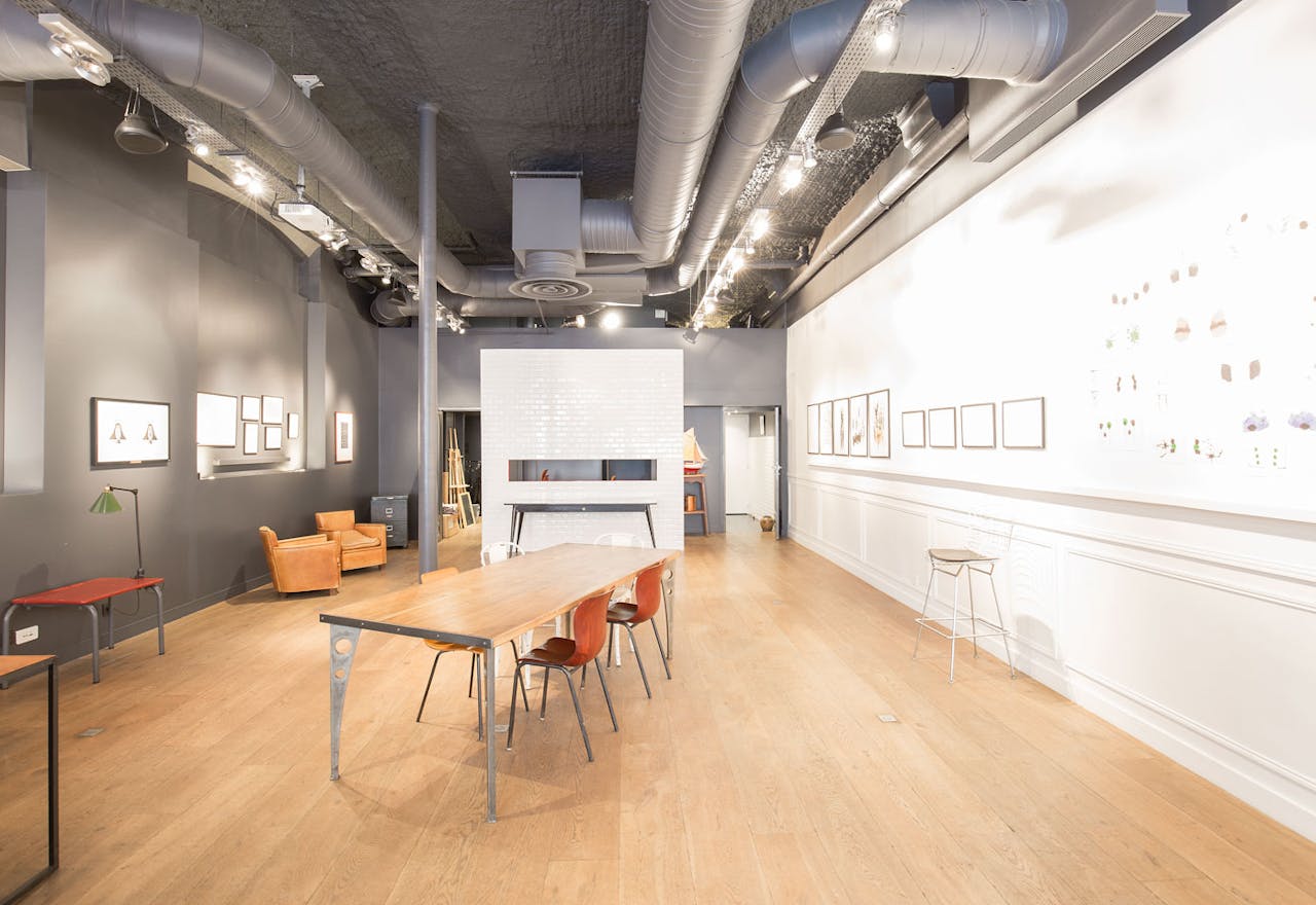 Modern Retail Space in Paris 10th - Image 1